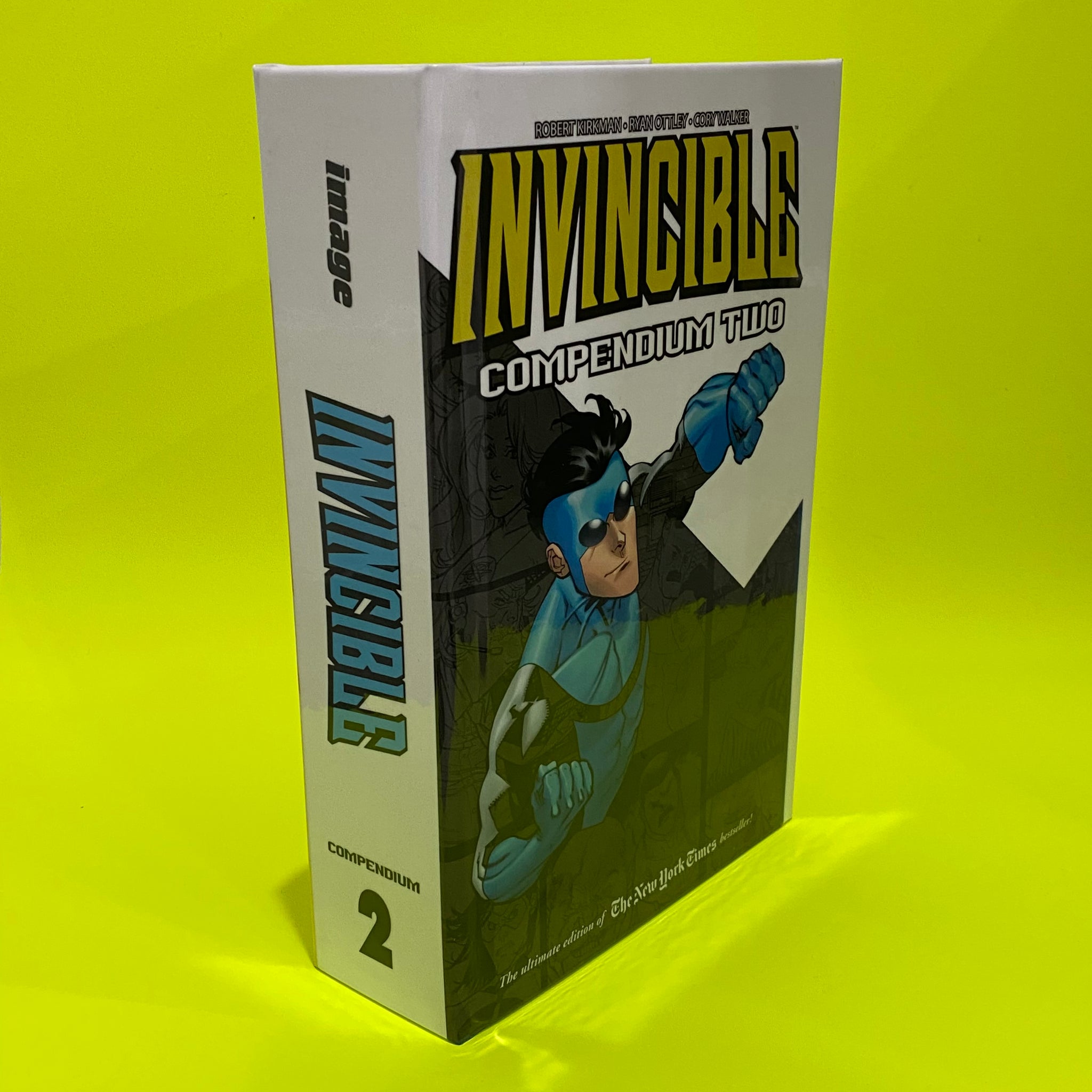 Invincible Compendium, Volume 2 by Robert Kirkman, Paperback